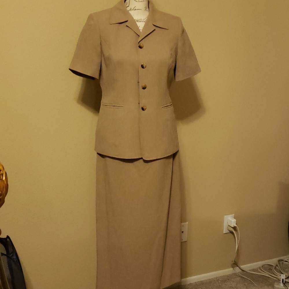 Suit set tan